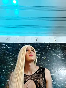 crislingery_dolli Webcam Show