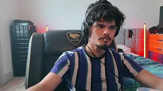 JordanShow élő XXX-chatje