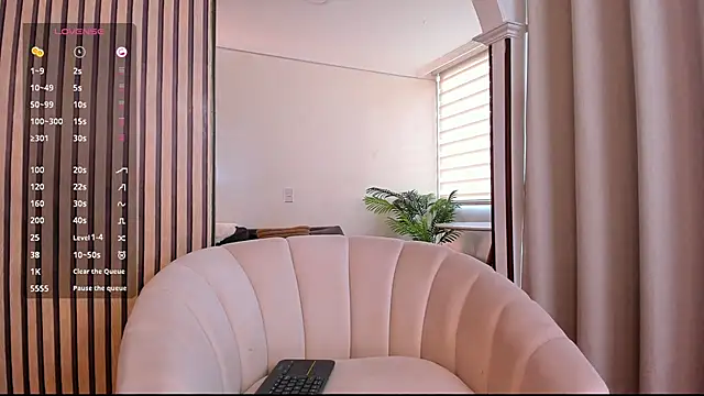 Milana_smirnov Adlı Modelin Canlı XXX Sohbeti