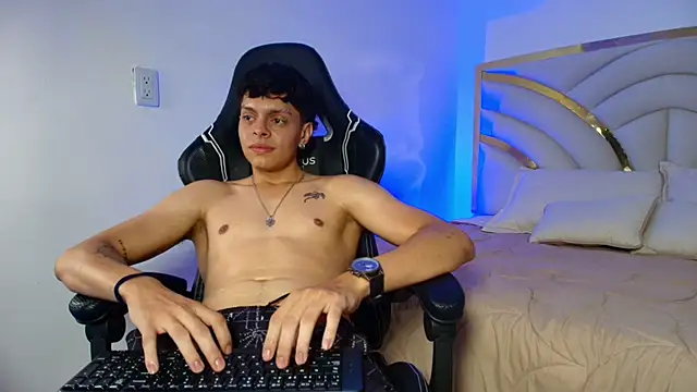 Chat XXX en directo de Milo_Storm