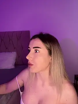 IrisDesiree – Naživo XXX chat