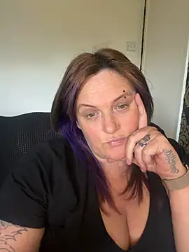 Živý XXX chat Busty-GilfQuinn