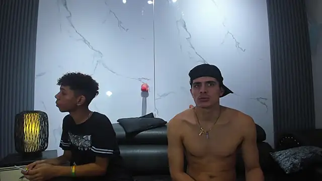 Show de Spicy_guys na webcam