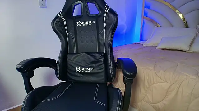 Milo_Stormn Webbikameraesitys