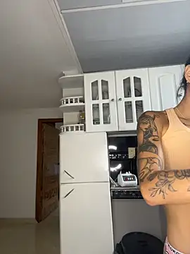 emilie_xx_ Chat XXX live
