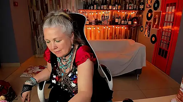 LilaMaharani – Naživo XXX chat