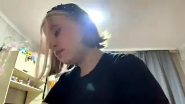 HildeConery live XXX chat