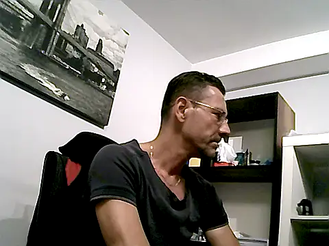 mastercharisma35's Webcam Show