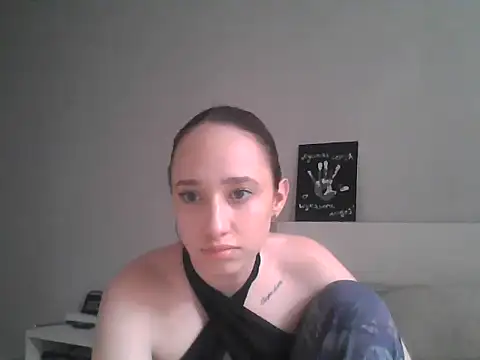 DarkMirel Show in webcam