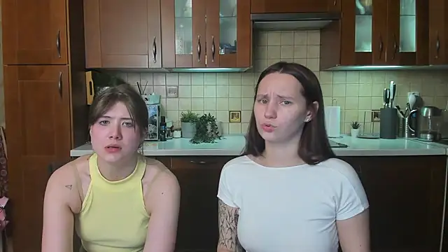 HotCaramellsTV's Webcam Show
