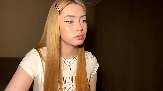 Chatroom XXX en direct de AikoRush