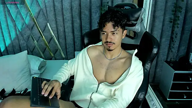 NicolaiKarav's Webcam Show