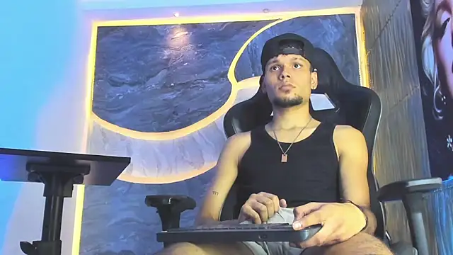 Iam_steven_'s Webcam Show