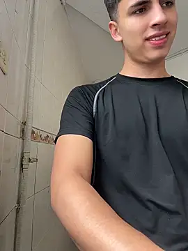 Вебкам-шоу AdrianRinaldi