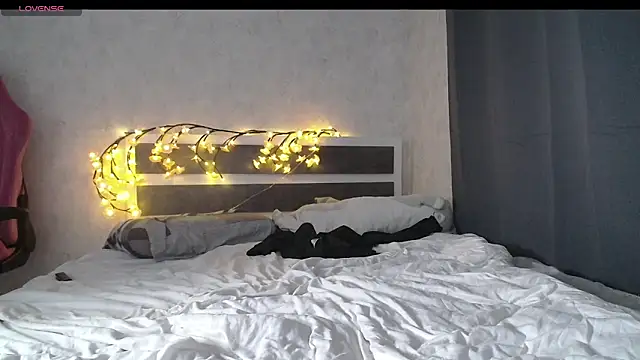 ScallyMilana's Webcam Show