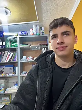 AdrianRinaldi Live XXX-Chat