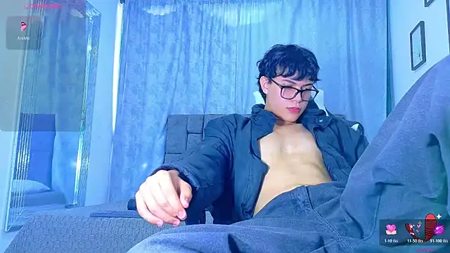 Dantekent élő XXX-chatje