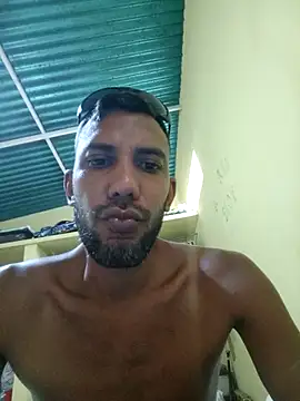 UnreadyChutzpa's Live XXX Chat