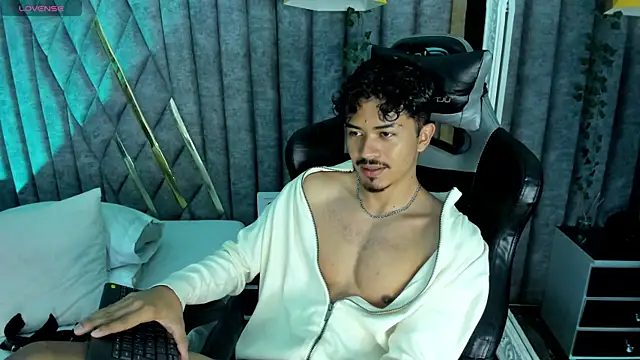 NicolaiKarav Webcam show