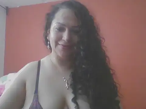 Show modela Hadehenao45 na web-kameri