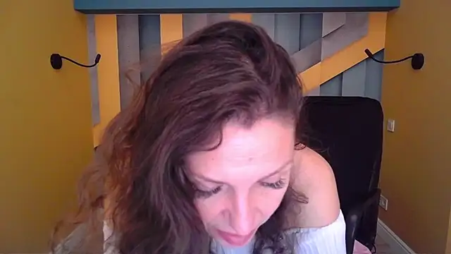 EllaLong's Live XXX Chat