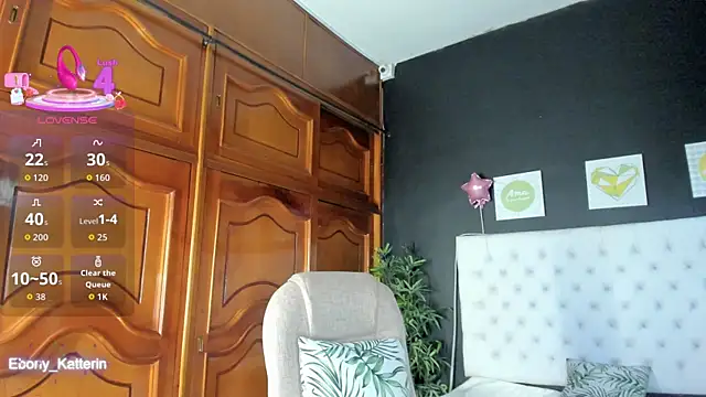 Show modela ebony_katterin na web-kameri