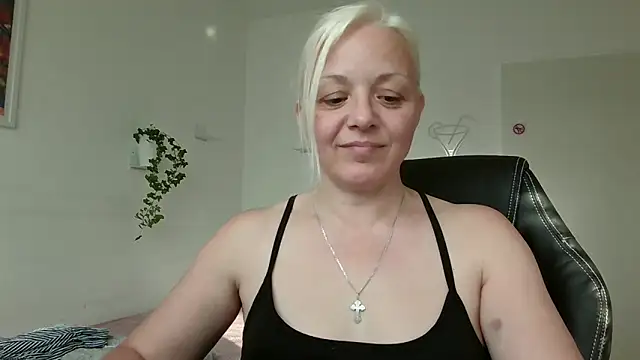 Linsy_Kim Chat XXX in diretta