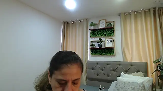 sasi_luna's Live XXX Chat