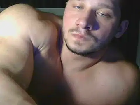 Show modela LionEdwin na web-kameri