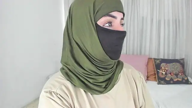 Uzra_hayed's Live XXX Chat