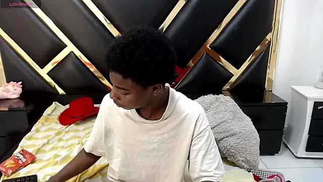 NoahJhonson69 网络视讯表演
