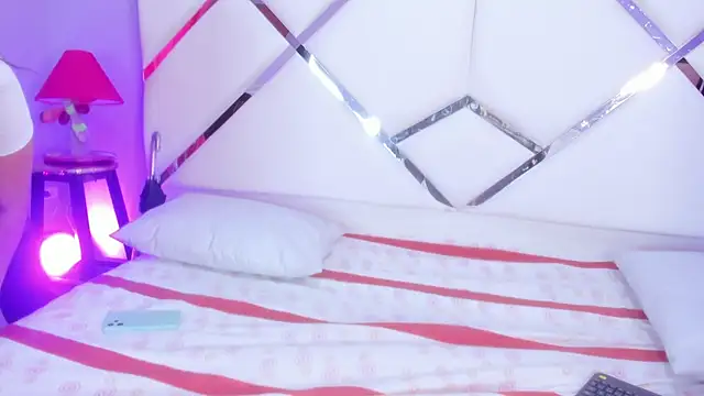 Chat XXX en directo de ViolettAndCandy