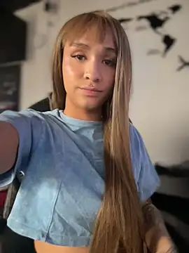 Isabella-Teen Adlı Modelin Canlı XXX Sohbeti