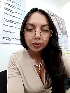 JENNIFER__03 Adlı Modelin Canlı XXX Sohbeti