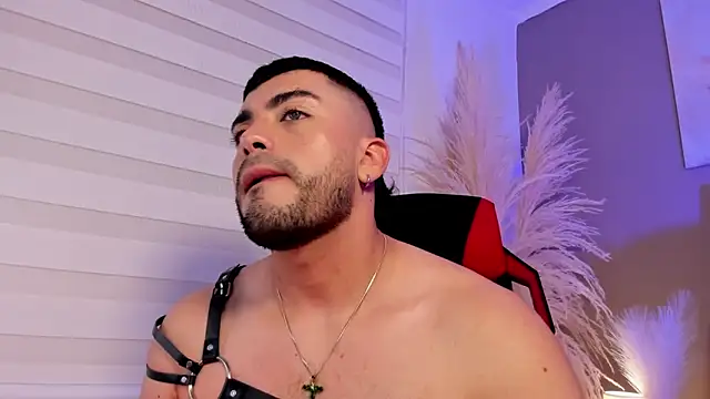Chat XXX en directo de Alexander_Diazz