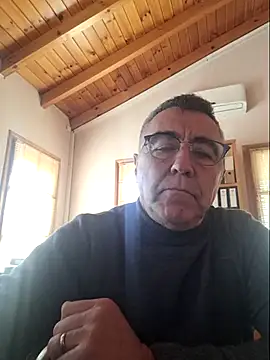 darialmas: διαδικτυ ακό σόου στην κάμερα