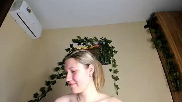 SkyeDavis' Live XXX Chat