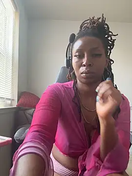 LeyaHoneybuns' Live XXX Chat
