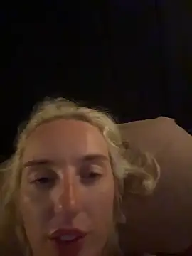 BlondeBombshellAmelia Pertunjukan Webcam