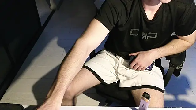 chantatummm's Webcam Show