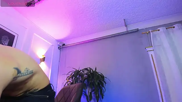 Leo_santoro 即時 XXX 聊天