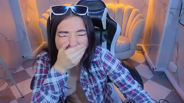 Онлайн чат XXX Erika_Suarez_b