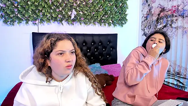 valeria_and_zoe webcam show