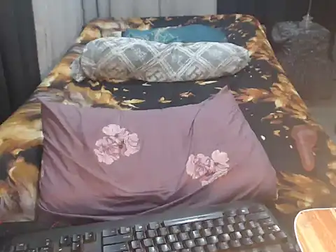 slutty_jaya Pertunjukan Webcam