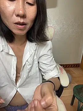 lilysister66 Show Webcam