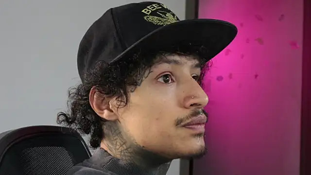 trieone's Webcam Show