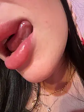 Soft_Pleasure Adlı Modelin Canlı XXX Sohbeti