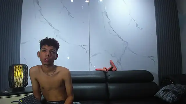 Chatroom XXX en direct de Spicy_guys