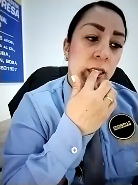 Cristal_Security-1's Live XXX Chat