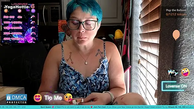 YogaHottie76's Live XXX Chat